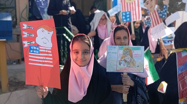  ۱۳ آبان؛ فریاد ایستادگی و عزت ایرانی در شهر بن 