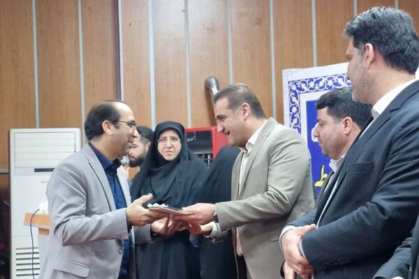آیین تجلیل و اختتامیه طرح‌های آموزشی معاونت آموزش متوسطه و برگزیدگان رتبه‌های برتر آموزشی در قرچک