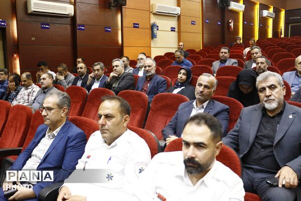 تجلیل از مدیران و کارمندان نمونه فیروزکوه؛ تقدیر از پیشگامان خدمت در هفته دولت