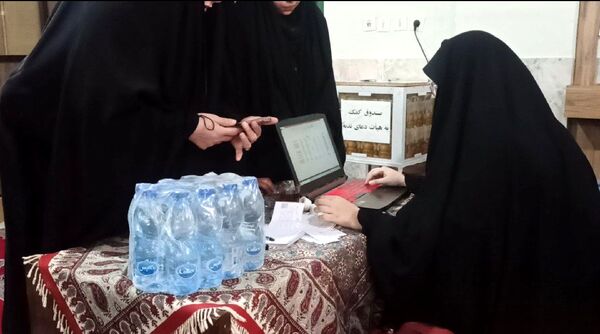 اعتکاف دانش آموزان پیشتاز در مسجد امام رضا شهرکرد 