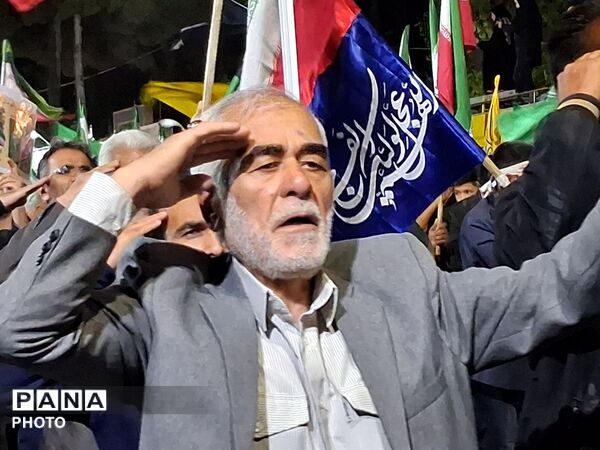 کاشمری ها با احترام نظامی به استقبال سرود جمهوری اسلامی رفتند 