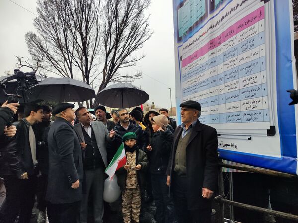 جلوه‌های دانش‌آموزی راهپیمایی ۲۲بهمن در تبریز