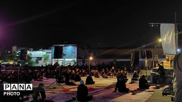 در سوگ یاور غریب؛ تجمع عظیم عزاداران در قاسم‌آباد مشهد در شب تاسوعا