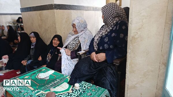 از پیر تا کودک در نماز جمعه نیشابور حضور دارند-۲