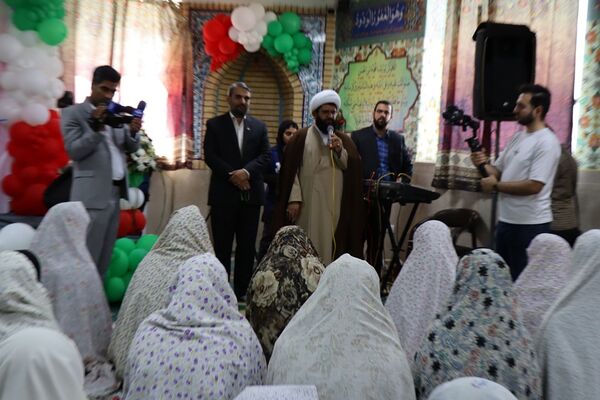 زنگ نماز با شعار «مِهر با مُهر» در مدارس سراسر شهرستان‌های استان تهران 