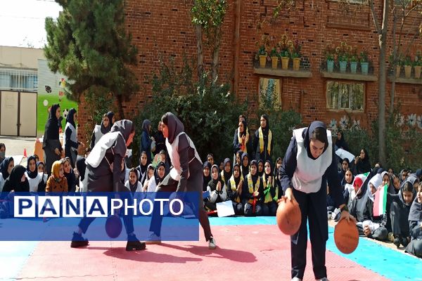  المپیاد ورزشی در دبیرستان ۱۳ آبان مشهد