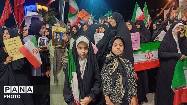 حضور پرصلابت مردم کوهدشت در اجتماع شبانه جلوه‌ای از همبستگی و بصیرت