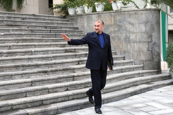 دیپلمات شهید