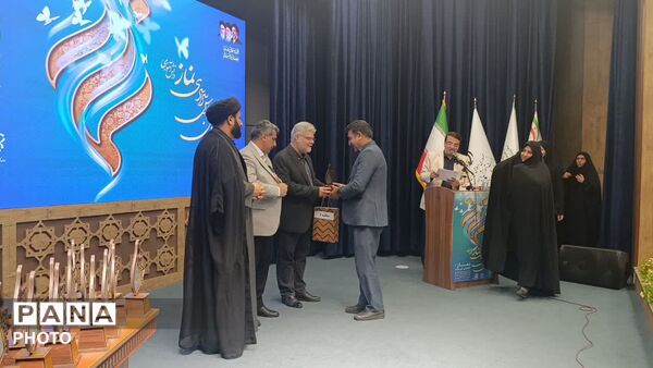 هفتمین اجلاس سراسری نماز دانش آموزی تهران؛ روایت همدلی و تجلیل از برگزیدگان مسیر نماز