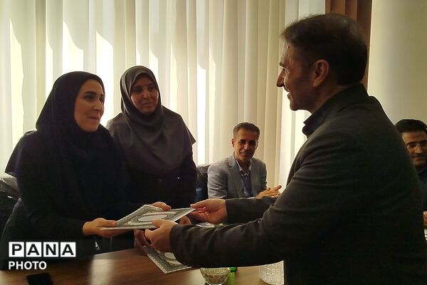 برگزاری مرحله استانی جشنواره خوارزمی در بهارستان‌‌دو