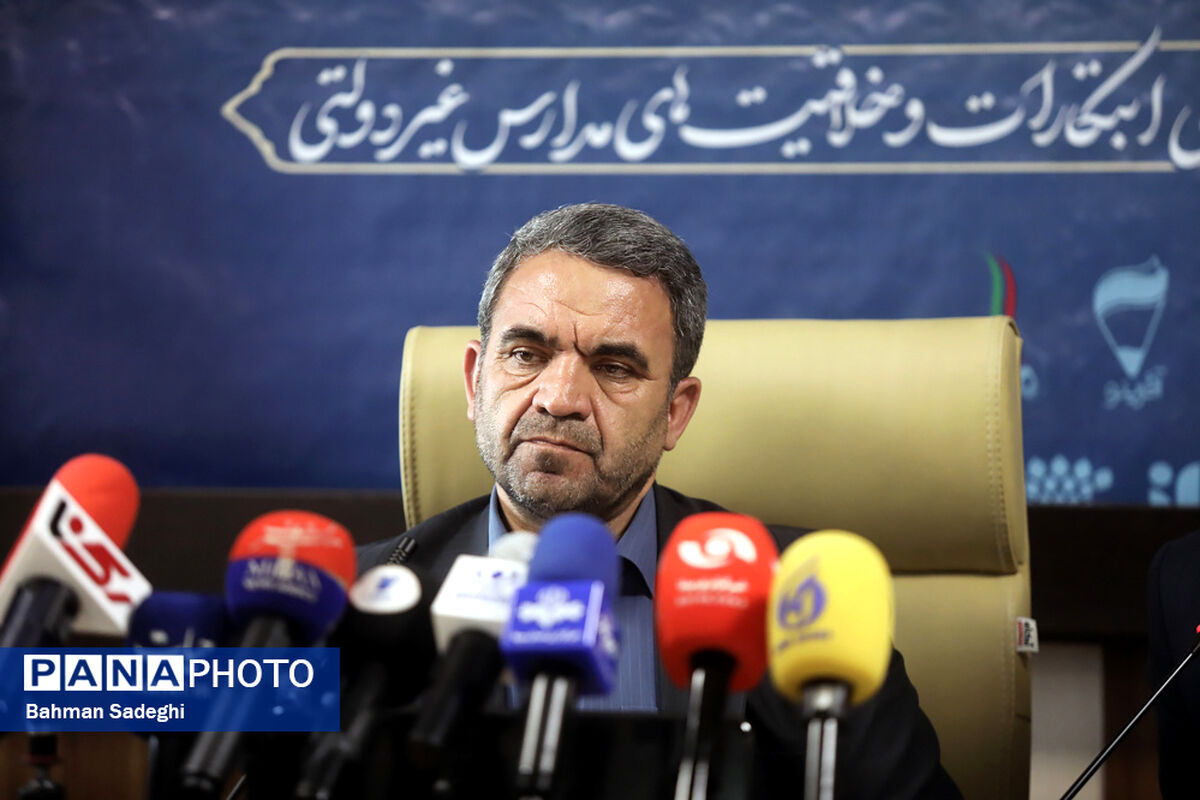 اسا‌س‌نامه و آیین‌نامه‌های «مدرسه مجازی» در دست تدوین است‌
