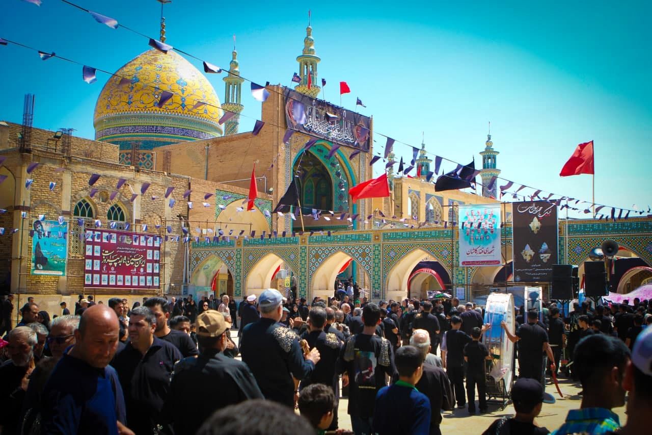 عزاداری رحلت پیامبر(ص) و شهادت امام حسن(ع) در صحن آستان مقدس سلطانعلی(ع) مشهداردهال کاشان