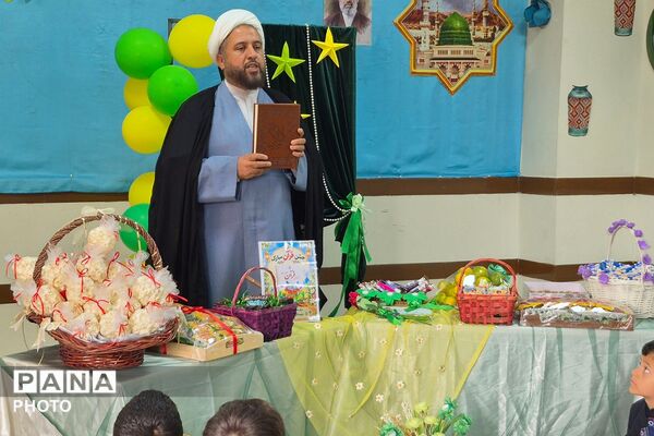 جشن قرآن برای نوآموزان پایه اول در دبستان هیات امنایی شهید قلنبر ناحیه دو شهرری