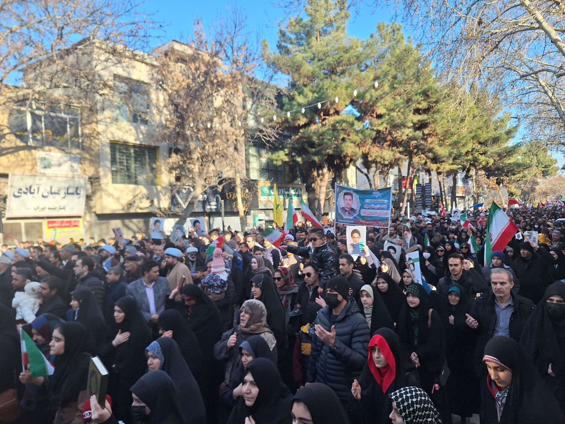 حضور دانش‌آموزان بجنوردی به همراه خانواده‌ها در اجتماع سراسری 