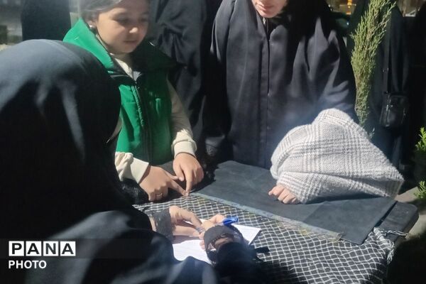 حضور مردم‌ نسیم‌شهر در سی هفتمین تجمع شبانه میدان‌ هفت‌تیر