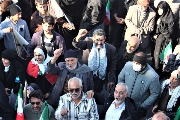 جلوه‌های حضور نوجوانان در راهپیمایی 22 دی مردم قم