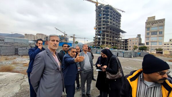بازدید مدیرکل نوسازی مدارس جهت احداث مدرسه‌ای جدید در ناحیه۶ مشهد