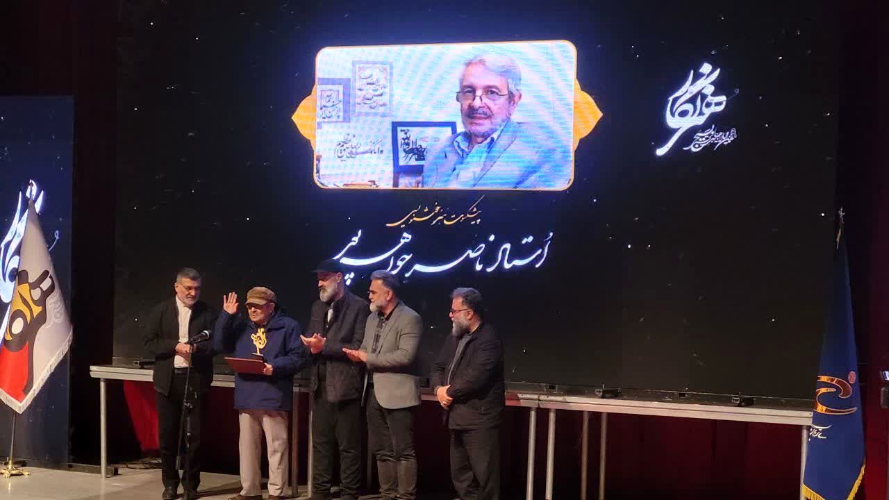 هنرمندان در خنثی‌سازی توطئه دشمن مبنی بر ناامیدکردن جوانان کشور، نقش ویژه و اثرگذاری دارند