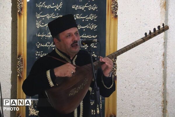 آیین گلباران مزار استاد شهریار در تبریز 