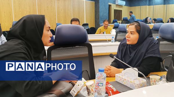 نشست خبری نماینده بویراحمد دنا و مارگون با خبرنگاران 