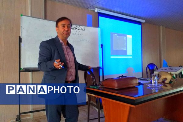 برگزاری دوره توانمند سازی سربازمعلمان و طلاب وظیفه قطب ۳ به میزبانی ملارد