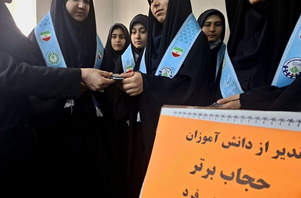 حدیث کساء دل‌های دانش‌آموزان عشقی‌فرد را به مادر ایمان گره زد