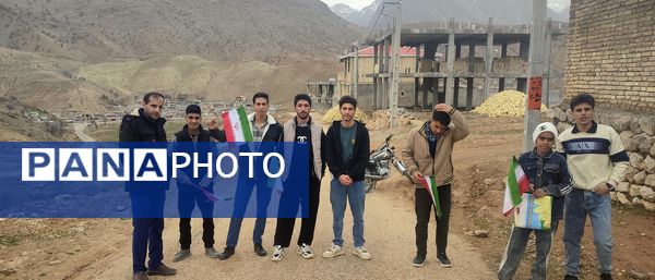 حضور پرشور دانش‌آموزان مدرسه فردوسی سرمازه در راهپیمایی ۲۲ بهمن