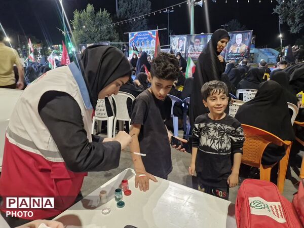 حضور میدانی امدادگران هلال‌احمر تویسرکان در یادواره شهدای زنان جنگ رمضان