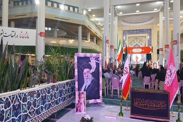 آیین بزرگداشت رهبر شهید انقلاب اسلامی در مصلای خاتم‌الانبیا(ص) زنجان 