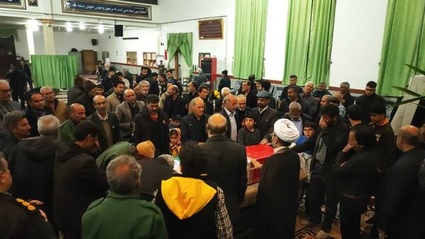  مراسم وداع با پیکر شهید جواد حسن زاده در مسجد امام علی(ع)