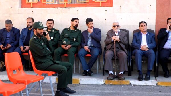 آیین نواختن زنگ سپاس معلم به مناسبت گرامیداشت مقام معلم در دبیرستان حکمت ناحیه 2 اراک