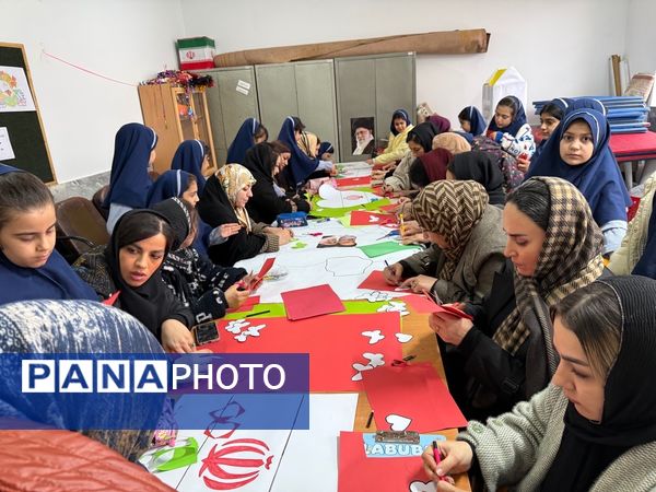 رویداد مادر دختری با محوریت پرچم ایران در مدرسه المهدی ناحیه 2 کرج 