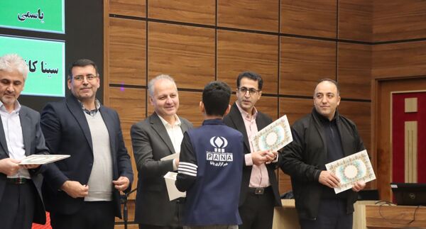 تقدیر از دانش‌آموزان دبیرستان هیات امنایی البرز در اردوگاه استانی شهید محمد منتظری شهریار 