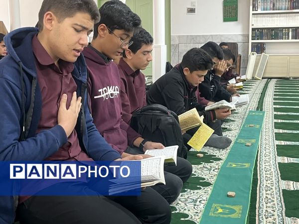 مراسم هیات دانش‌آموزی دبیرستان نمونه آیت الله خامنه‌ای کاشمر