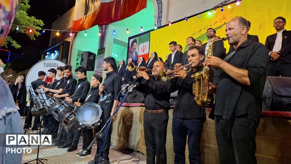 طنین سرود در تجمع احمدآباد