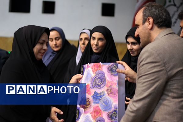 تجلیل و تکریم از ارزیان و تسهیلگران کانون‌های ارزیابی طرح کیفیت بخشی معاونین پرورشی در استان اصفهان