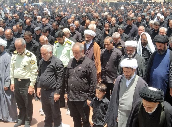 اقامه نماز ظهر عاشورا در قتلگاه بیرجند 