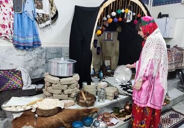 مدرسه آیین تربیت، میزبان جشنواره فرهنگ کار آفرینی و بوم‌گردی دانش‌آموزی