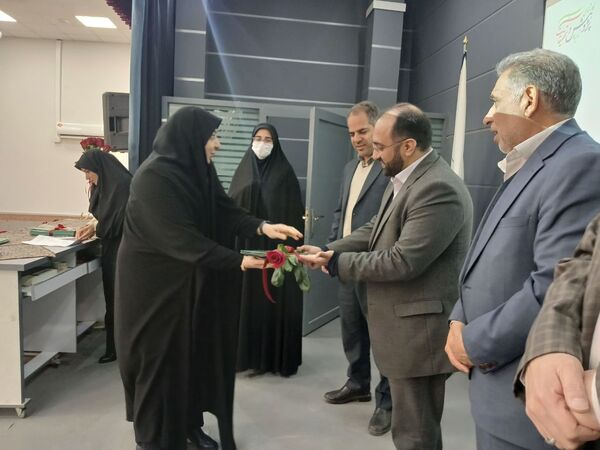 آیین تکریم و تجلیل از پژوهشگران برتر ناحیه۶