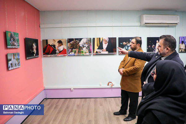 بازدید دبیر کمیسیون توسعه آموزش عمومی قرآن از نمایشگاه نوراوی اعتکاف