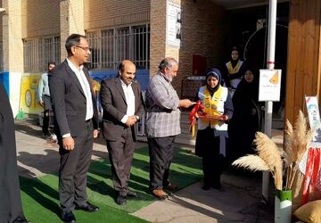 زنگ مهر و مقاومت در دبیرستان شاهدبحرینیان ناحیه۴ اصفهان 
