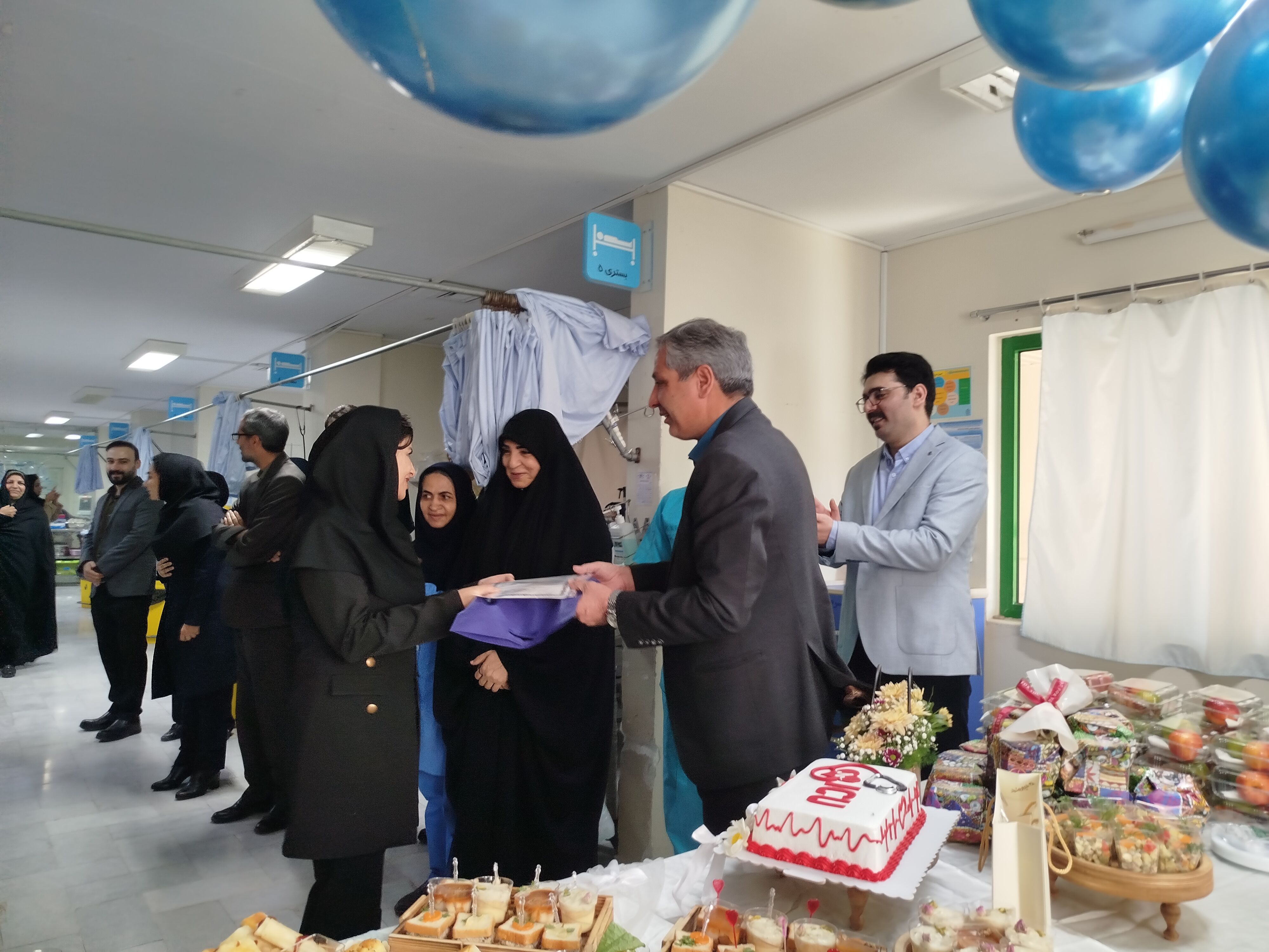 حضور مسئولان محلی در بیمارستان حضرت ابوالفضل(ع) کاشمر به مناسبت روز پرستار 