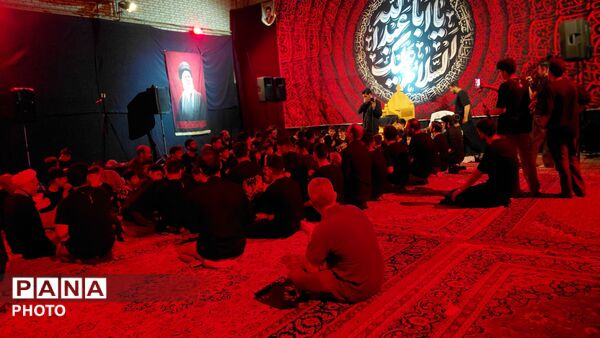 شور و شعورِ جوانانِ هیئت انصارالمهدی شهرک ولی‌عصر در سوگِ سید و سالار شهیدان