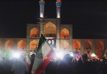 نجوای نخل‌ها در بلندایِ تاریخ؛ سوگواری در قلبِ تپنده یزد