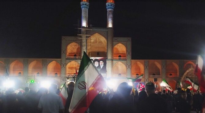 نجوای نخل‌ها در بلندایِ تاریخ؛ سوگواری در قلبِ تپنده یزد