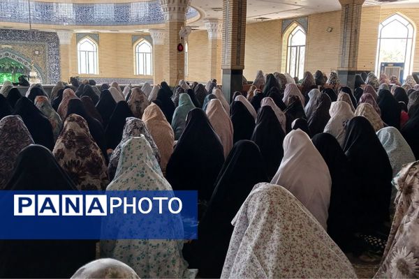 پاسخگویی و رفع مشکلات مردمی توسط مسئولان آموزش و پرورش در میز خدمت نماز جمعه