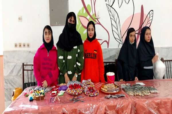 برپایی نمایشگاه و بازارچه کارو فناوری در دبیرستان شهید مجید دهنوی نیشابور