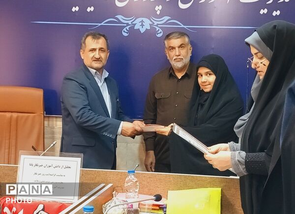 نشست صمیمی معاون پرورشی و کارشناسان پرورشی با خبرنگاران پانا به‌مناسبت روز خبرنگار