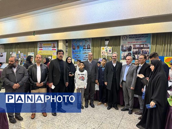 نمایشگاه پژوهشی منطقه ۵؛ عرصه‌ای برای شکوفایی استعدادها