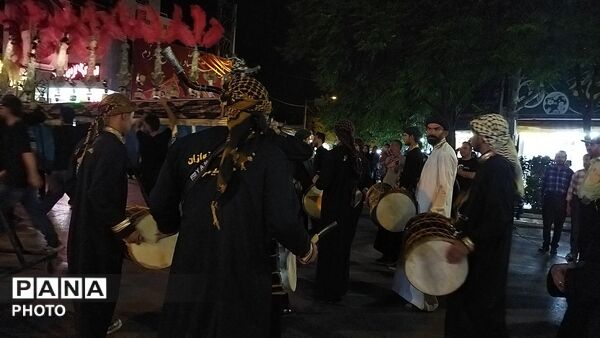گذری بر اجرای گروه غم نوازان نینوا در شب صد و چهل و چهارم از اجتماعات مردمی 